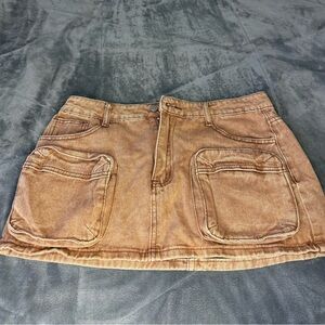 MEDIUM DENIM CARGO SKIRT